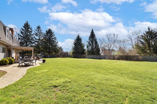 Building Photo - 877 Fair Way