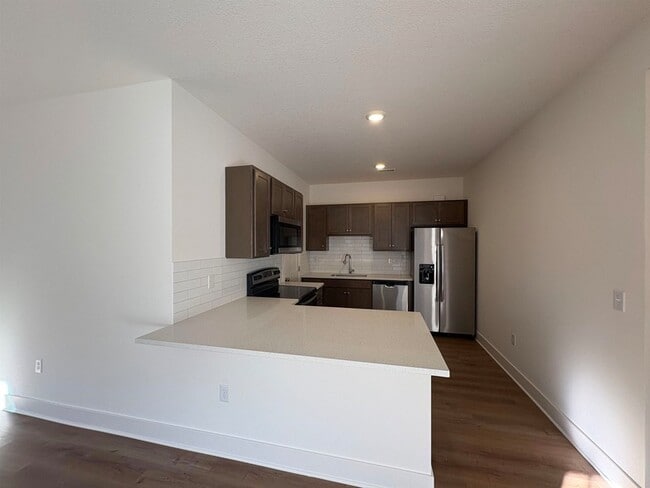 Building Photo - 4827 N Vassar Ave