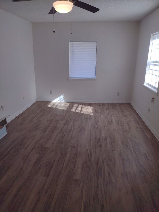 Building Photo - Spacious 4-Bedroom 2-Bath Home in Little Rock's Wakefield Neighborhood