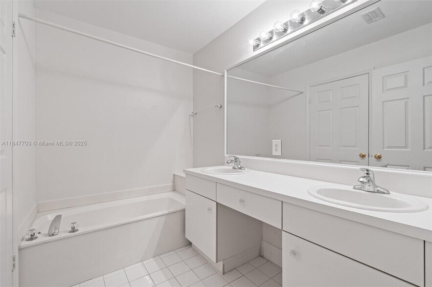 Building Photo - 14202 SW 151st Ct