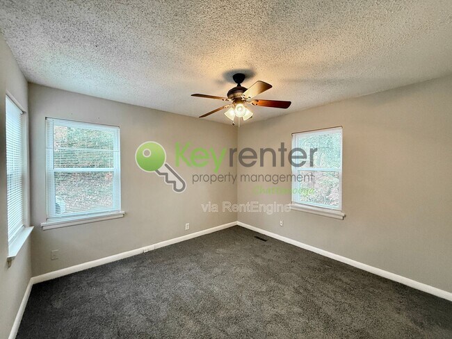 Building Photo - 305 Sunrise Ln