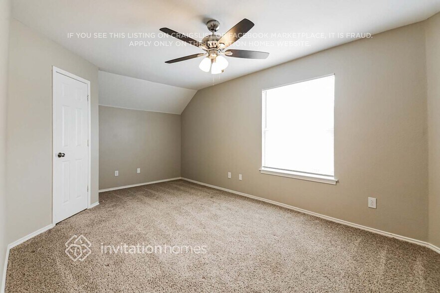 Building Photo - 7714 Straits Dr