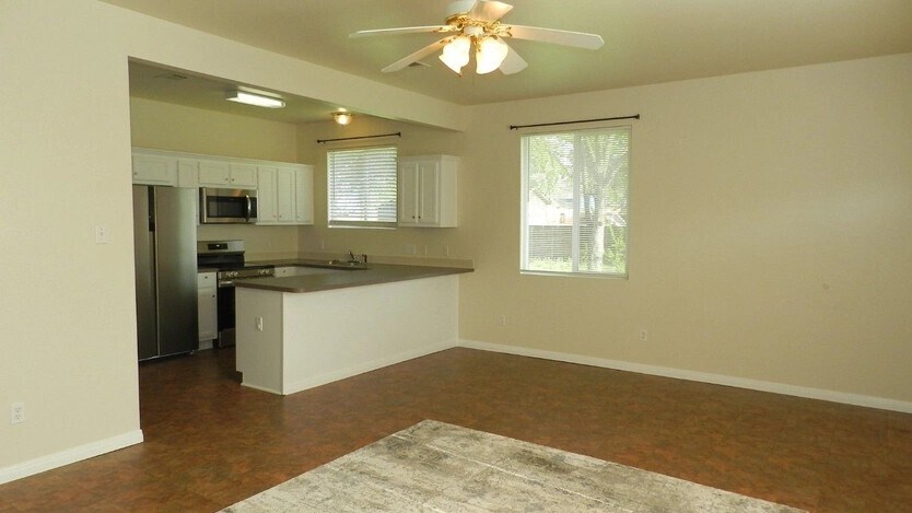 Kitchen - 315 S Ave A
