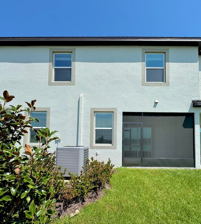 Building Photo - 32100 Pop Ash Pl