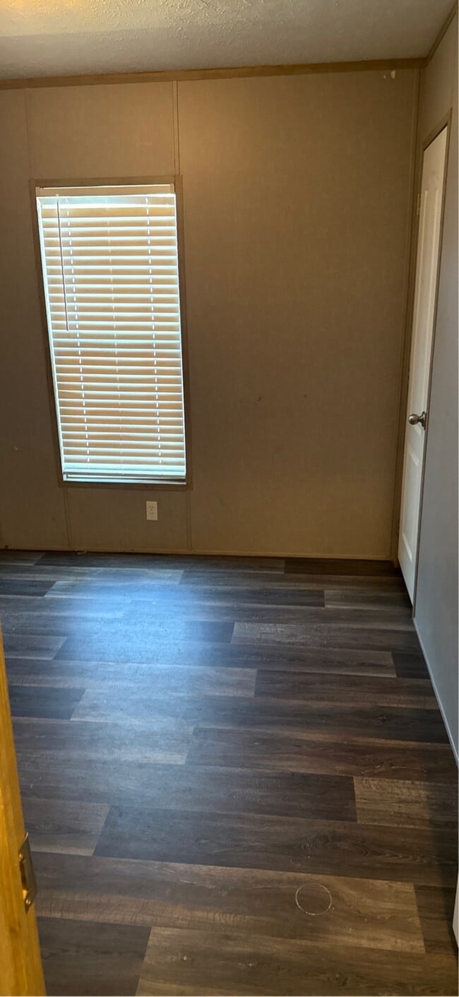 Building Photo - 129 W Spruce