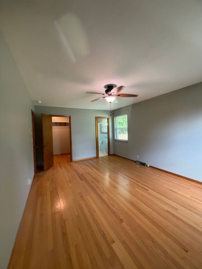 Building Photo - 942 Margaret Dr