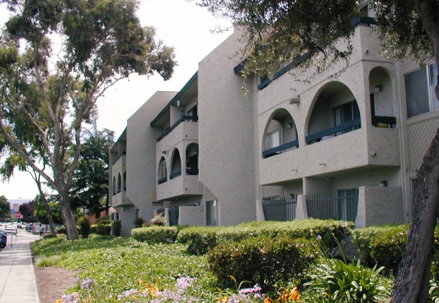 Building Photo - Runnymede Gardens