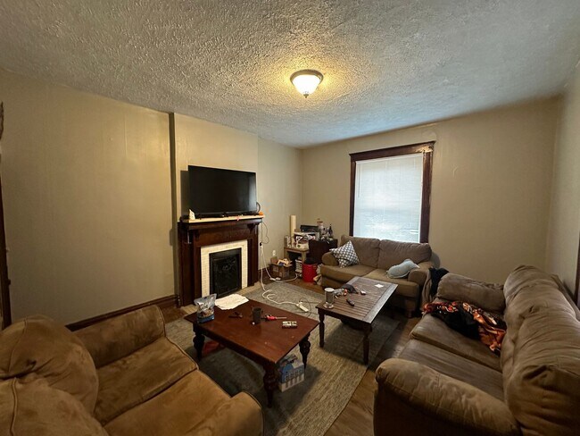 Building Photo - 2661 Bellevue Ave