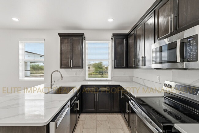 Building Photo - 13691 E Pocketknife Dr
