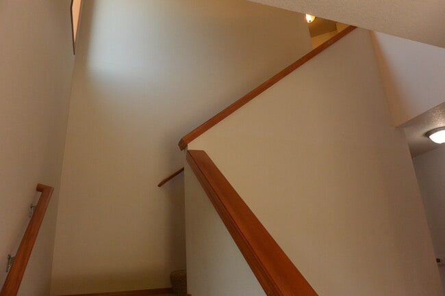 Building Photo - 4825 Northeast 124th Ct.