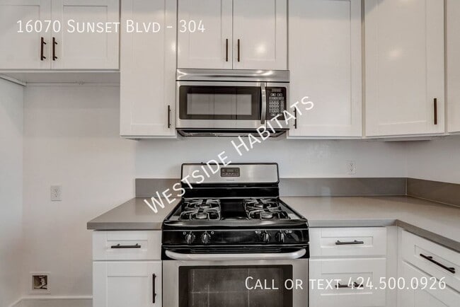 Building Photo - 16070 Sunset - Gorgeous, fully renovated b...