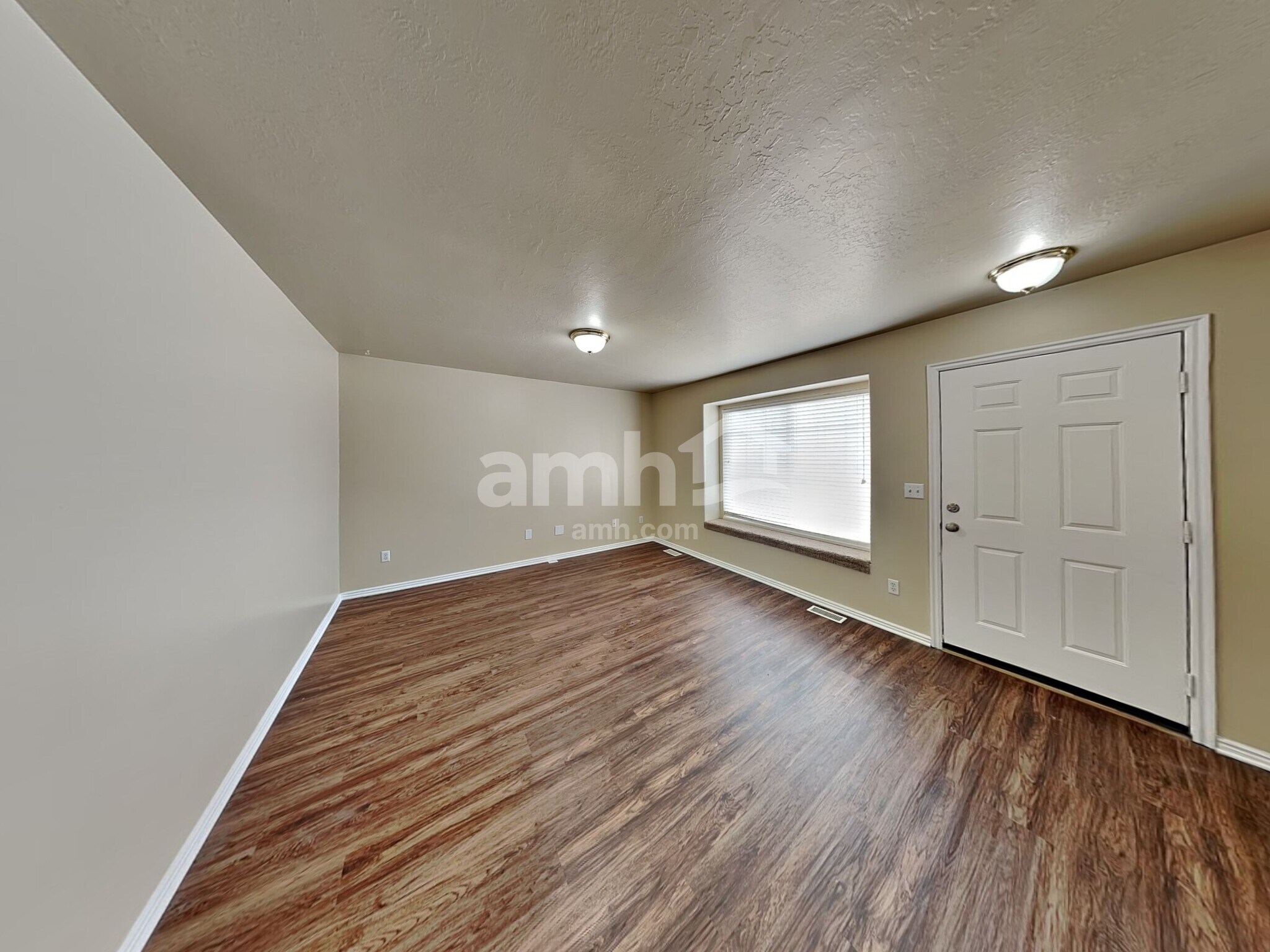 Building Photo - 1401 N 2225 W