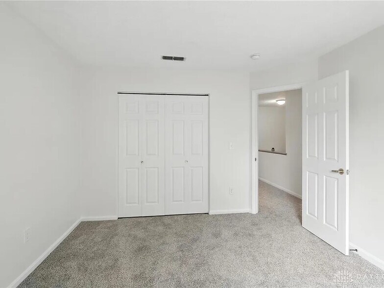 Building Photo - 8576 Timber Park Dr
