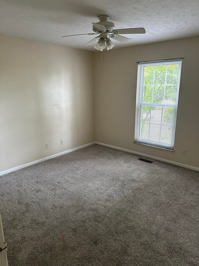 Building Photo - 415 Ridgewood Ln