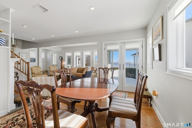 Building Photo - 2 Miller St