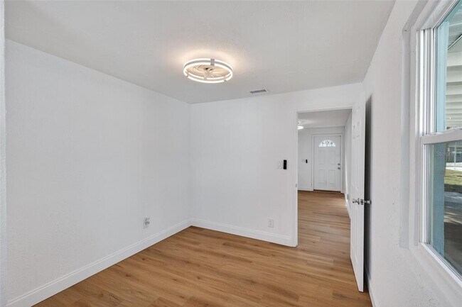 Building Photo - 4545 12th Ave S