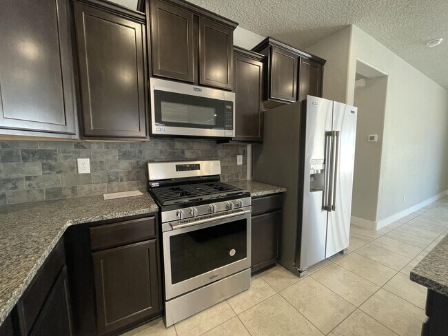 Building Photo - 6713 Delgado Way NE