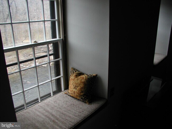 Building Photo - 49 Bancroft Mills Rd