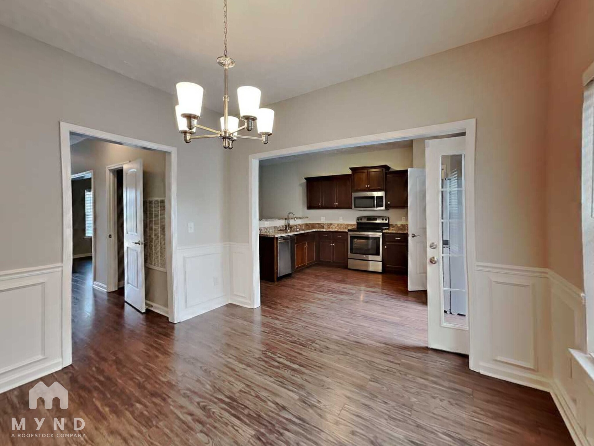 Building Photo - 423 John Deere Dr