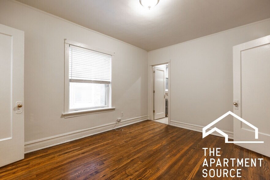 Building Photo - 1432 W Jonquil Terrace