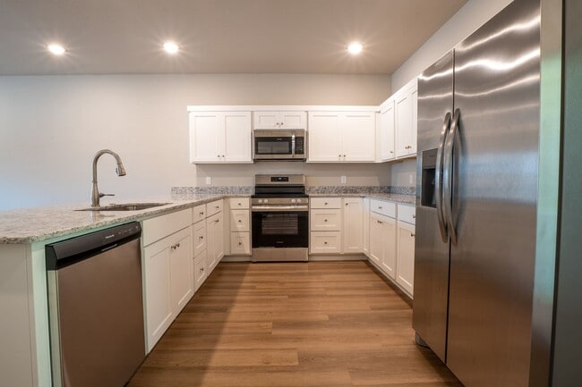 Building Photo - 1243 N Pink Ter