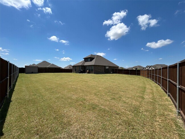 Building Photo - 541 Firethorn Dr