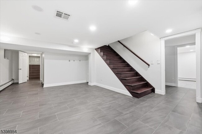 Building Photo - 67 Norwood Ave