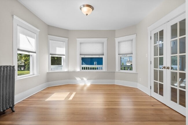 Building Photo - 144 Waverly Rd