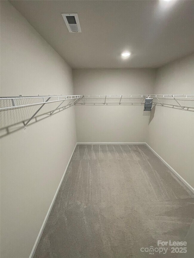 Building Photo - 398 Kennerly Center Dr