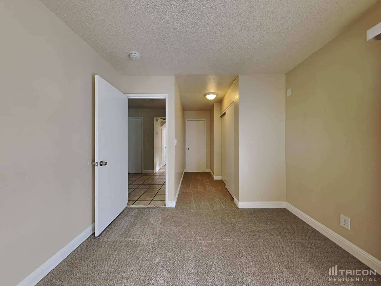 Building Photo - 62 S Lake Dr