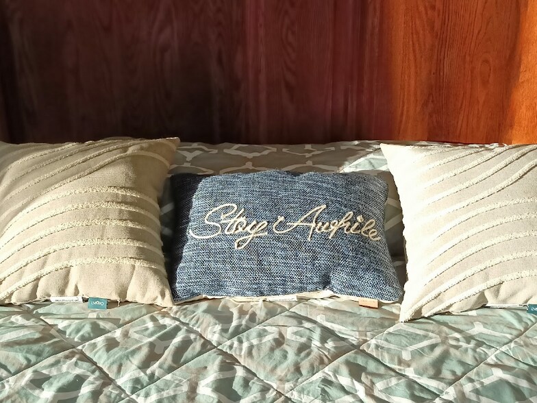 Building Photo - 1620 1/4 York Dr