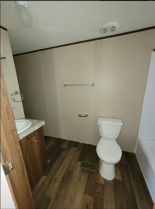 Building Photo - NOW ACCEPTING APPLICATIONS: Madison Co- Colbert, GA- Three Bedroom and Two Bathroom Manufactured ...