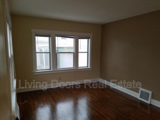 Building Photo - 1548 S 25th St