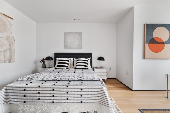 Building Photo - 80 Alpine St