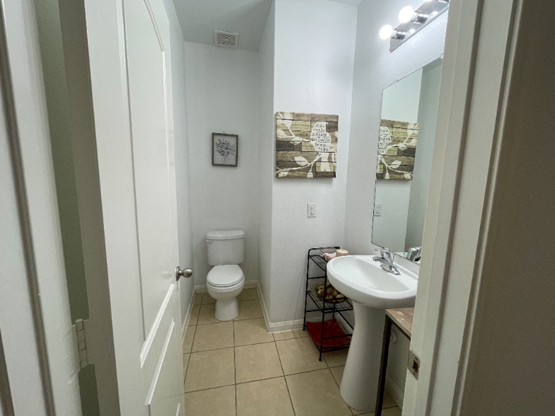 Building Photo - 11133 Panther Ct