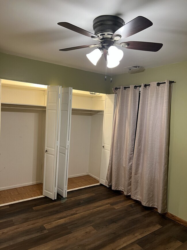 Building Photo - 1362 Cove Dr