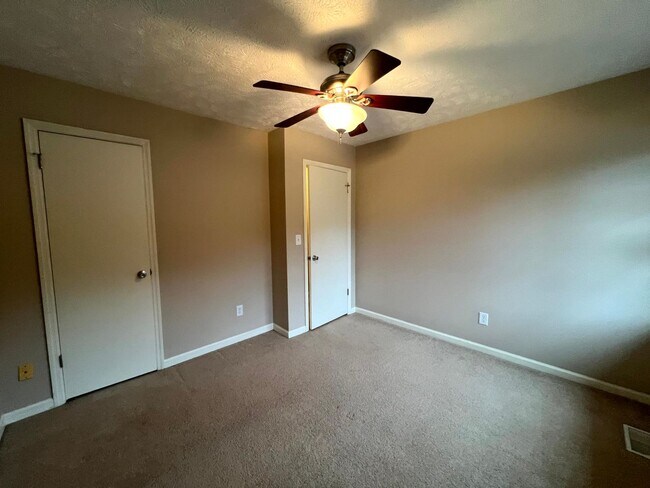 Building Photo - 1233 Wilderness Dr