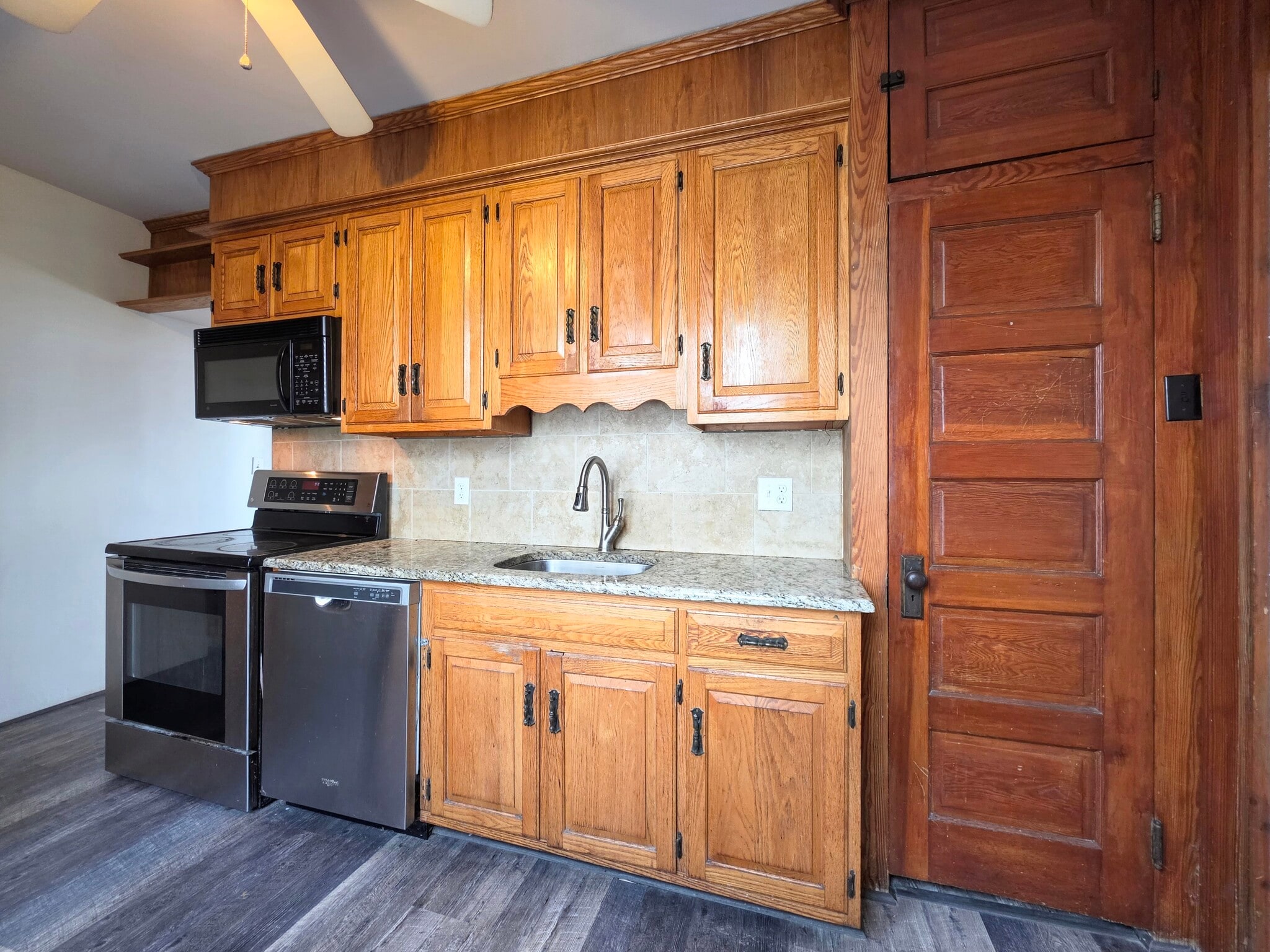 Building Photo - 712 S Broad St