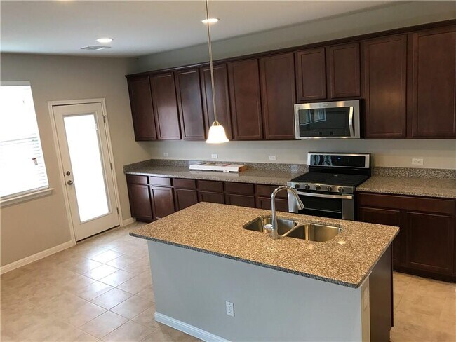 Building Photo - 801 Melda St