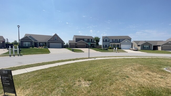 Building Photo - Hawthorne Lake…3 Bedroom 2 Bath