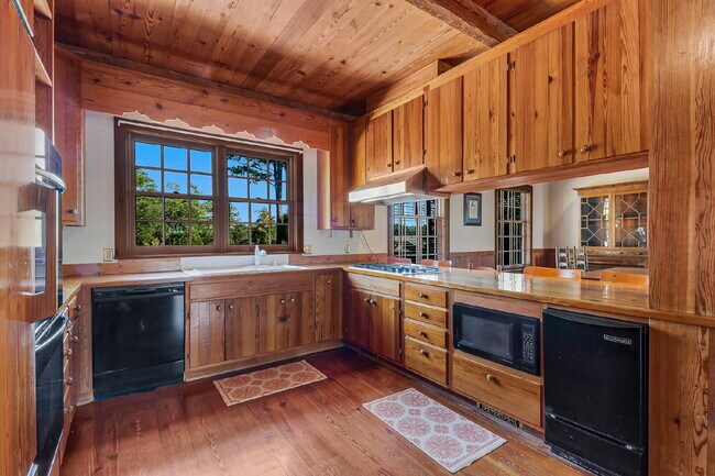 Building Photo - Private, Low Country Residence for Rent!