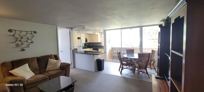 Building Photo - 84 Pukihae St