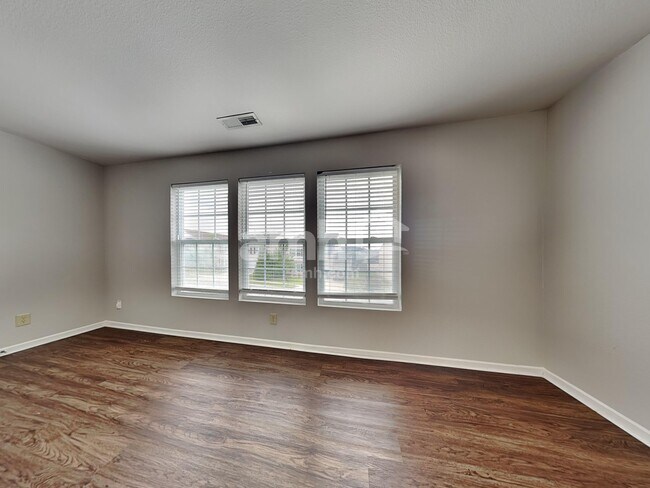 Building Photo - 1516 Bray Dr