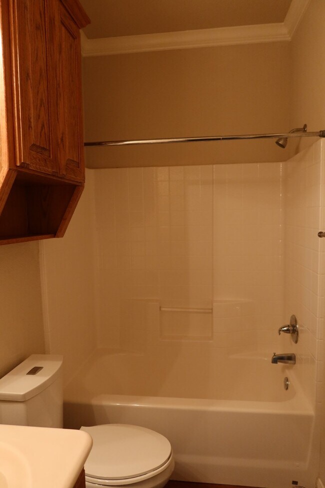 Building Photo - Charming 3-Bedroom Home with 2 Full Baths in Waco, TX - Perfect for Your Family!