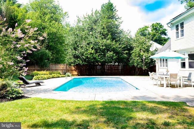 Building Photo - 14912 Emory Ln