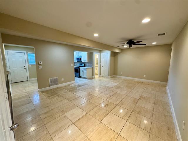 Building Photo - 5016 S I-35 Frontage Rd