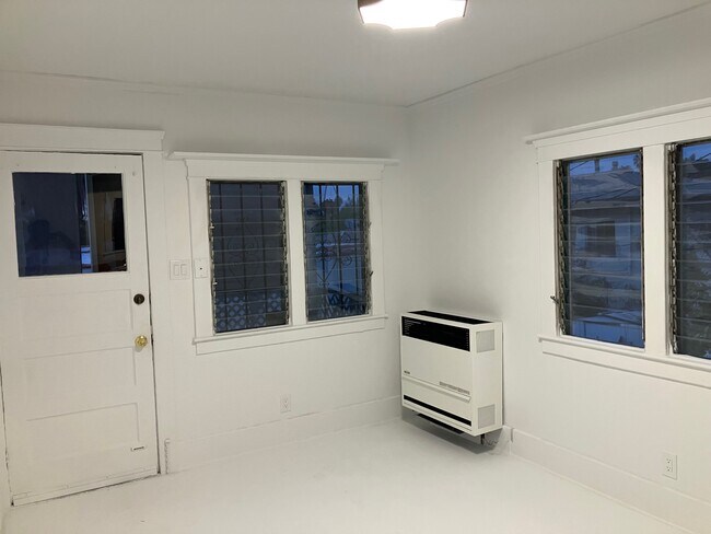 Building Photo - 622 N La Fayette Park Pl