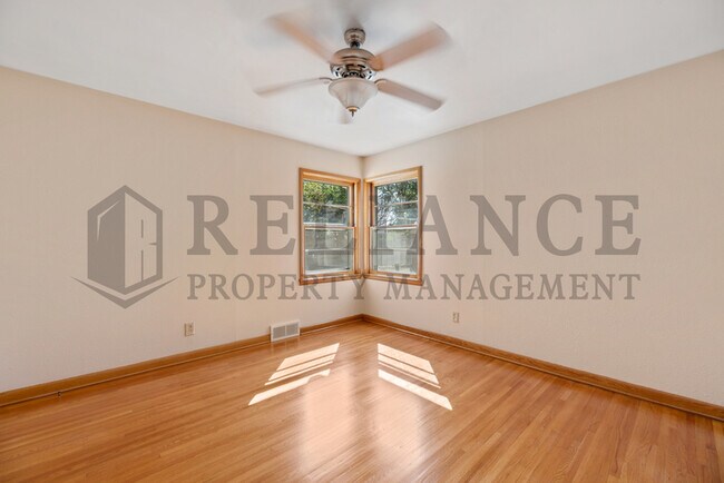 Building Photo - 878 S Fabrique Dr