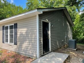 Building Photo - 1402