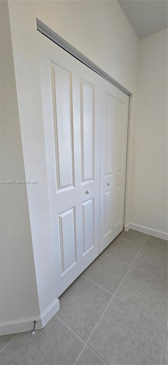 Building Photo - 2729 SE 26th Rd